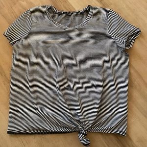Madewell Women’s Striped Tee with Knot